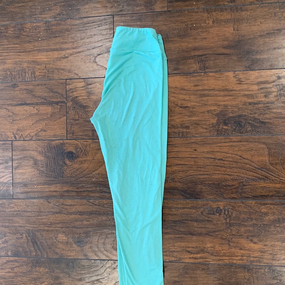 Lularoe OS solid color leggings